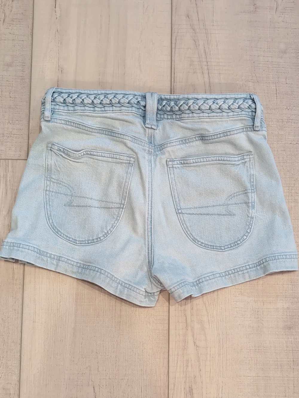 AE Shorts - Picture 4 of 9